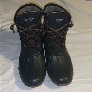 Woman’s Sperry Duck Boots